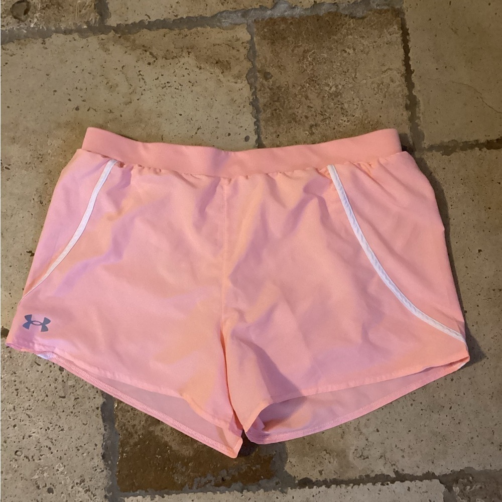 Under Armour Women's Size L Athletic Shorts  Built In Underwear. Loose Peach